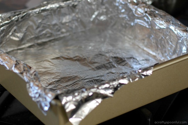 Foil lined baking outlet pan