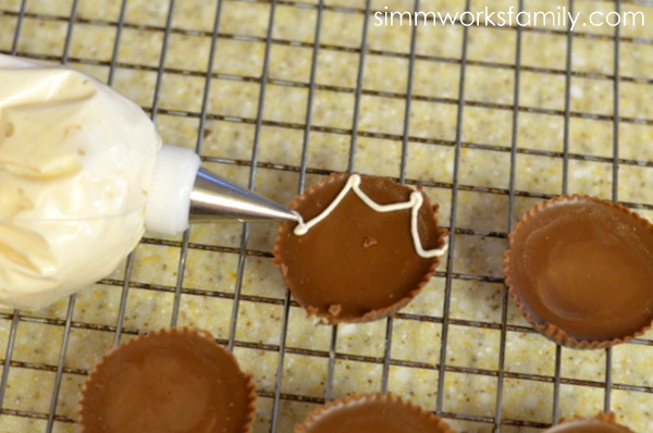 March Madness Basketball Cupcakes decorating reeses