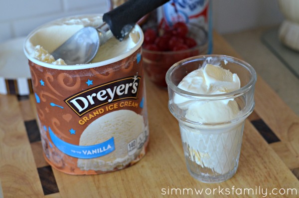 how to make the perfect root beer float scoop ice cream