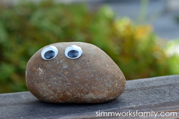 ways to get outdoors with kids - pet rocks