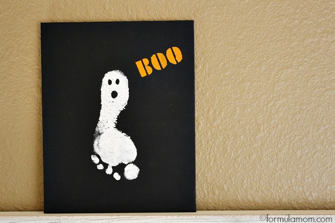 Kids-Halloween-Crafts-Footprint-Ghost formula mom
