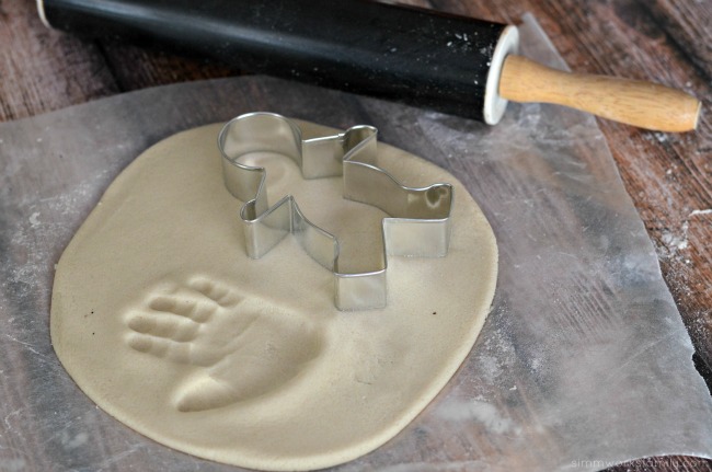How To Make Salt Dough Ornaments - make a handrpint