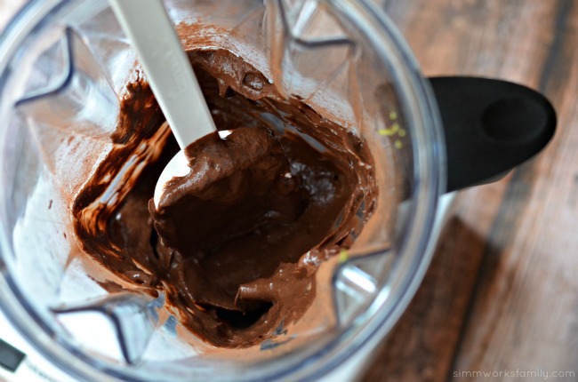 No Cook Chocolate Avocado Pudding in blender