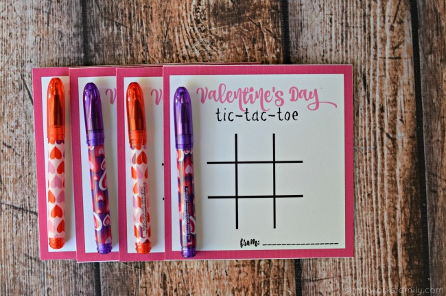 Tic Tac Toe Valentines Day Printables with pens