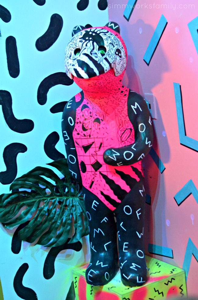 explore santa fe meow wolf statue