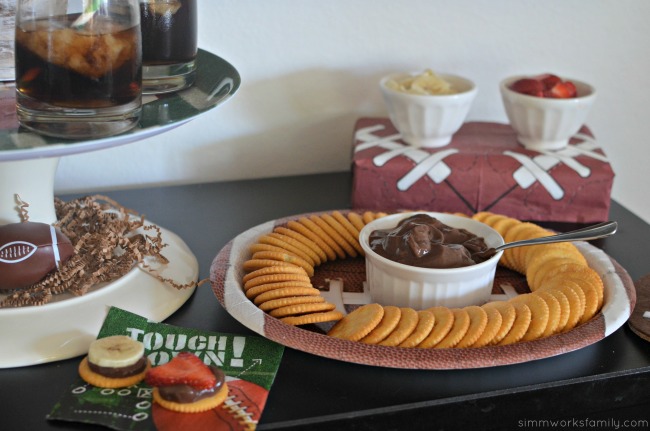 simple-football-party-snack-ideas-chocolate-sweet-dip-and-toppings