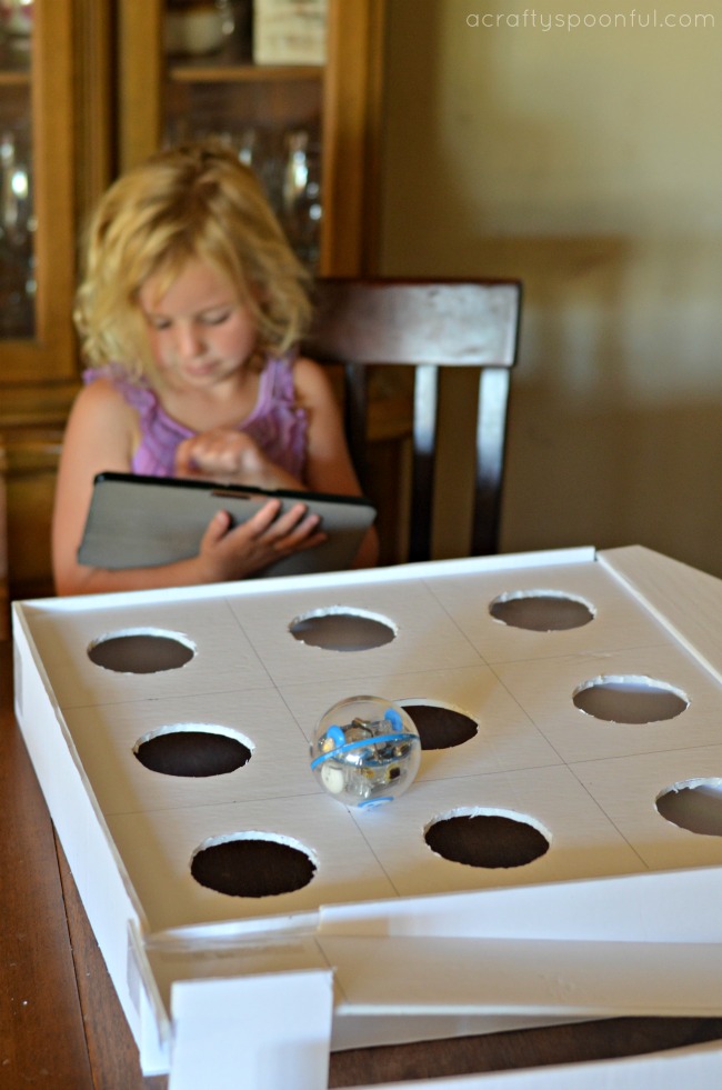 https://acraftyspoonful.com/wp-content/uploads/2017/06/Teaching-Kids-to-Program-with-the-Sphero-SPRK-Robot.jpg